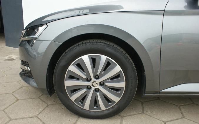 Skoda Superb cena 128900 przebieg: 35366, rok produkcji 2022 z Ostrzeszów małe 254